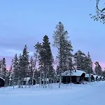 Aurora Queen Igloos Resort 5*