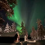 Aurora Queen Igloos Saariselka