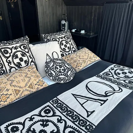 Aurora Queen Igloos Resort 4*