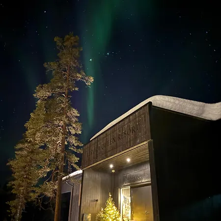 Resort Aurora Queen Igloos