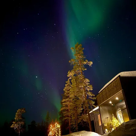 Aurora Queen Igloos Resort 4*