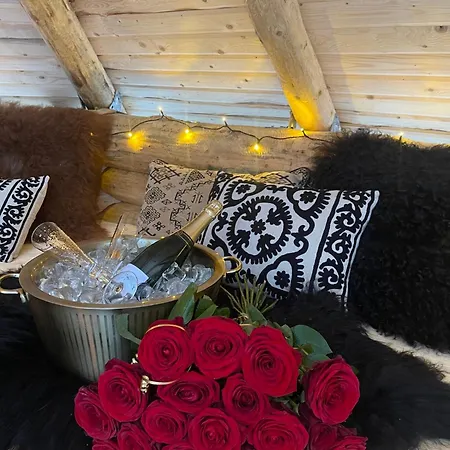 Aurora Queen Igloos Resort Saariselka