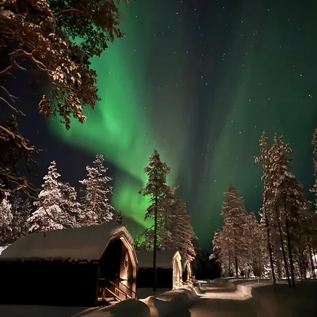 Aurora Queen Igloos Saariselka