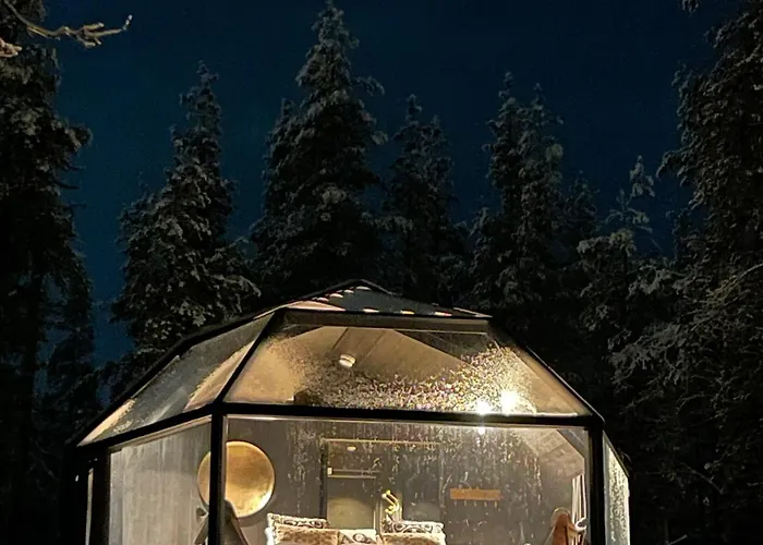 منتجع Aurora Queen Igloos 5*