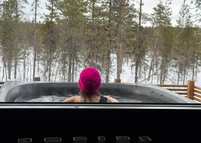 منتجع Aurora Queen Igloos ساريسيلكا